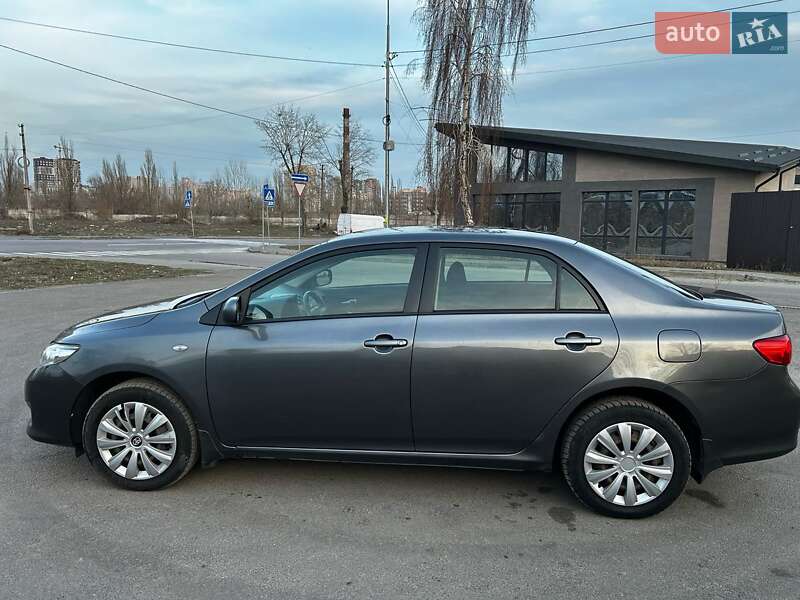 Седан Toyota Corolla 2008 в Киеве