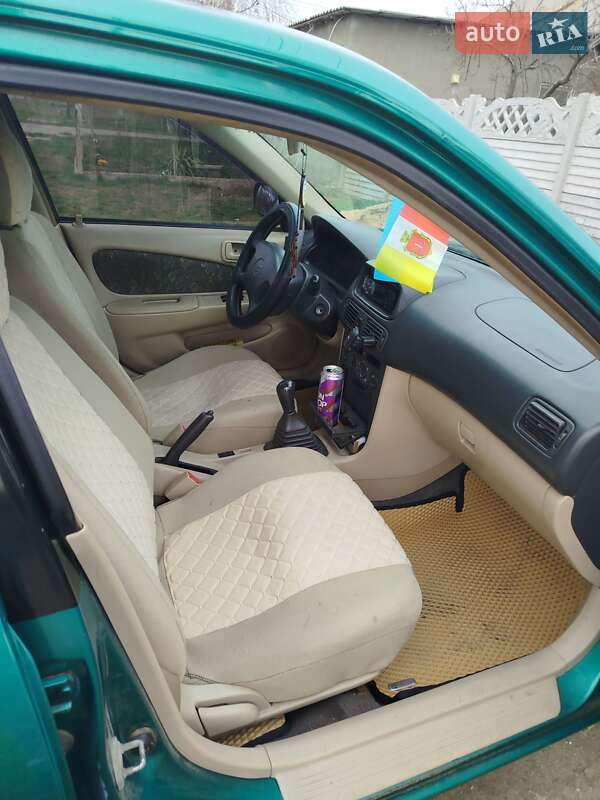 Седан Toyota Corolla 1999 в Одесі