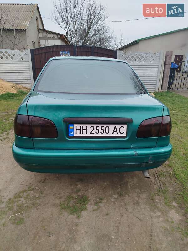 Седан Toyota Corolla 1999 в Одесі