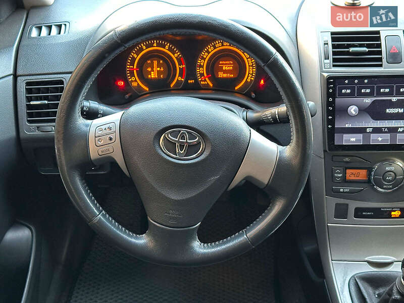 Седан Toyota Corolla 2008 в Одесі