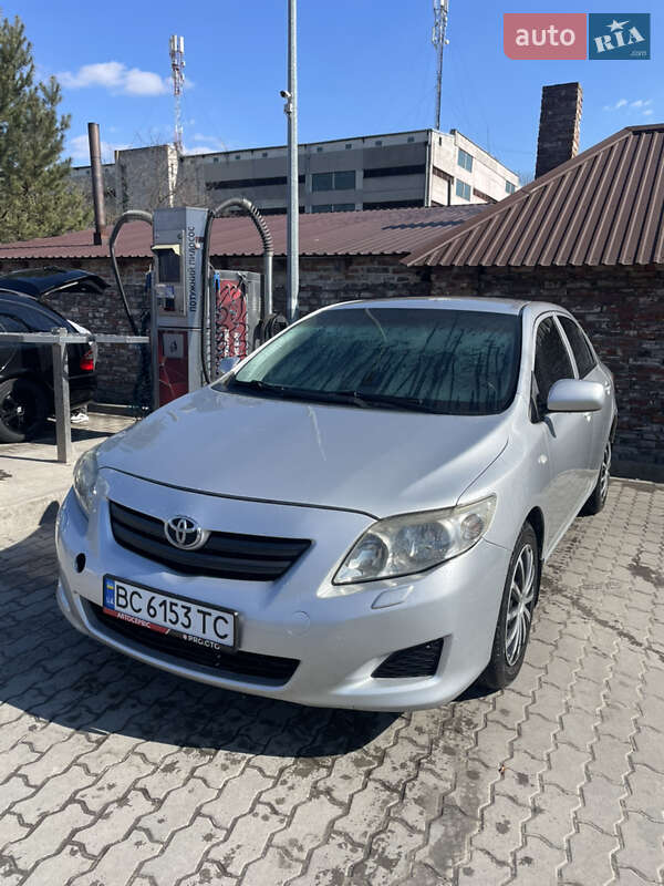 Хэтчбек Toyota Corolla 2007 в 