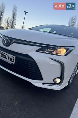 Седан Toyota Corolla 2022 в Чернігові