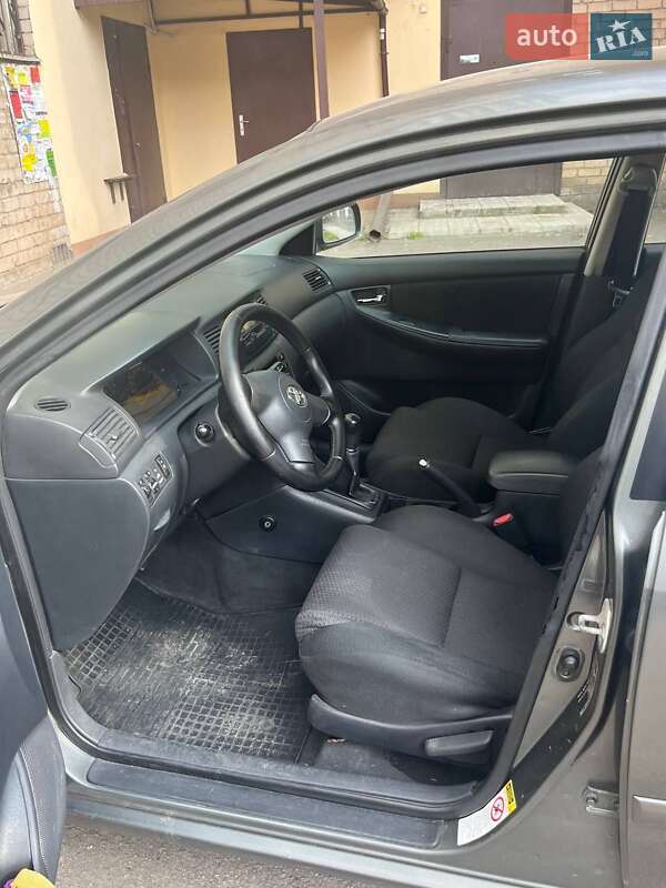 Хэтчбек Toyota Corolla 2006 в Днепре