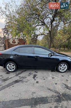 Седан Toyota Corolla 2014 в 