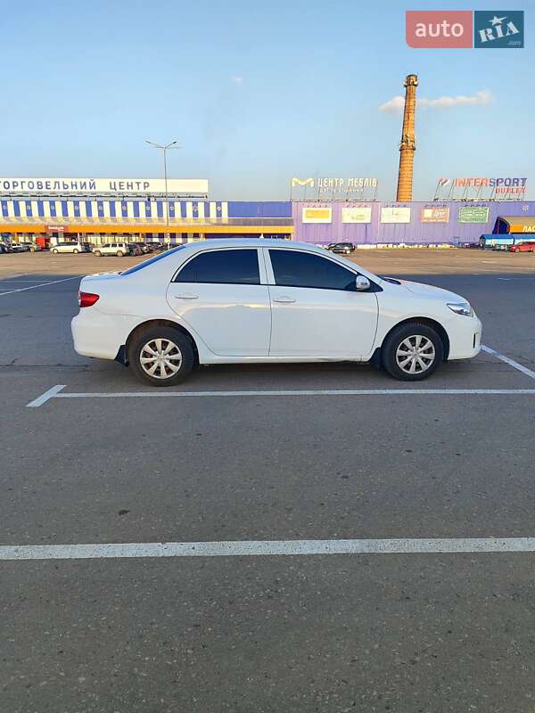 Седан Toyota Corolla 2012 в Львове фото 3 Седан Toyota Corolla 2012 в Львове