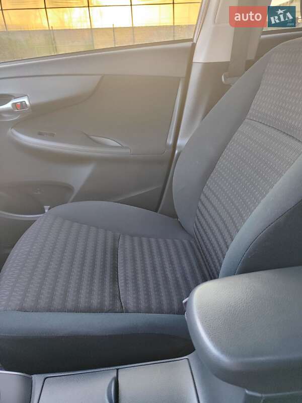 Седан Toyota Corolla 2012 в Львове фото 25 Седан Toyota Corolla 2012 в Львове