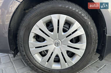 Седан Toyota Corolla 2012 в 