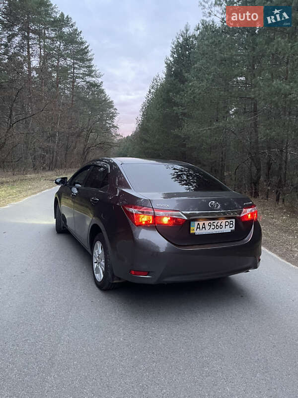 Седан Toyota Corolla 2014 в Чернигове фото 12 Седан Toyota Corolla 2014 в Чернигове