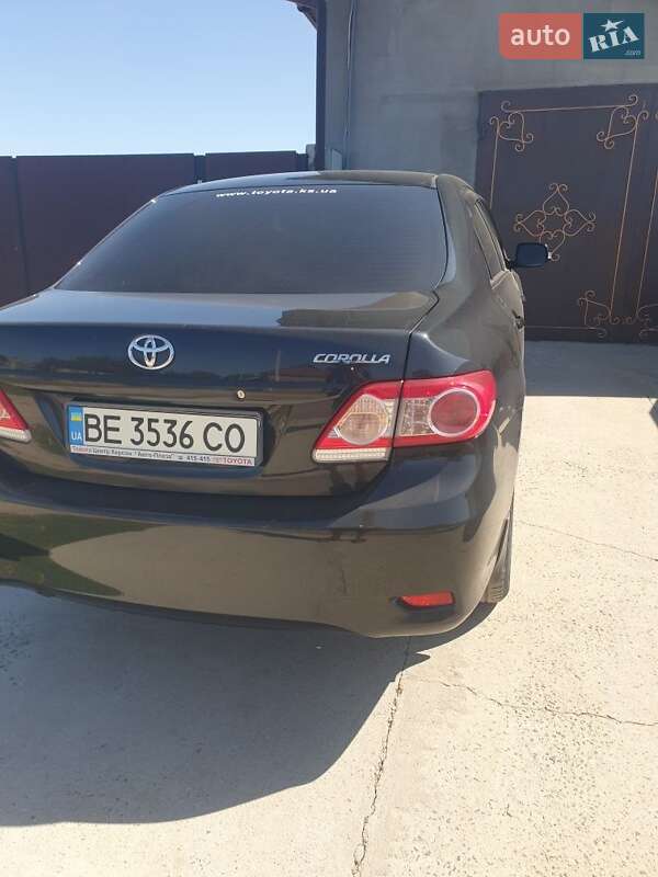 Седан Toyota Corolla 2010 в Южном