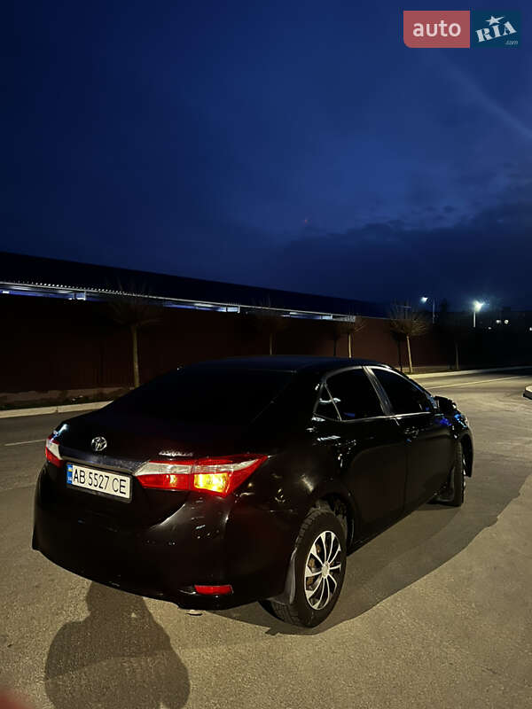 Седан Toyota Corolla 2016 в Умані