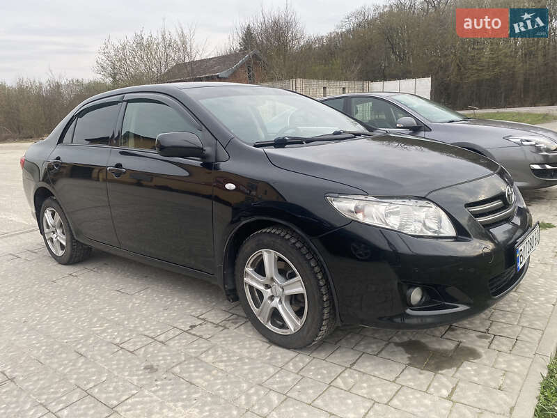 Седан Toyota Corolla 2008 в Копычинце