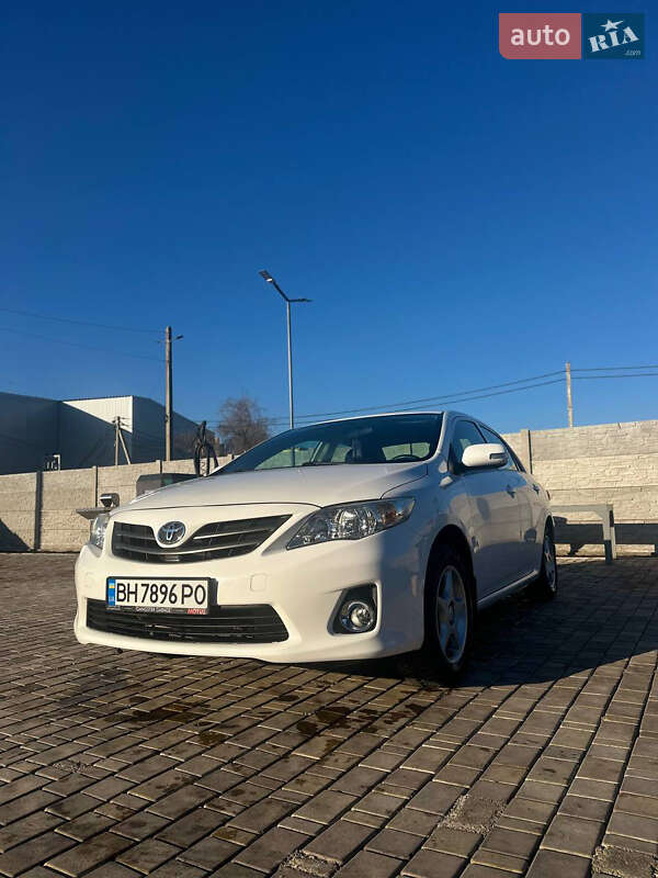 Седан Toyota Corolla 2010 в 