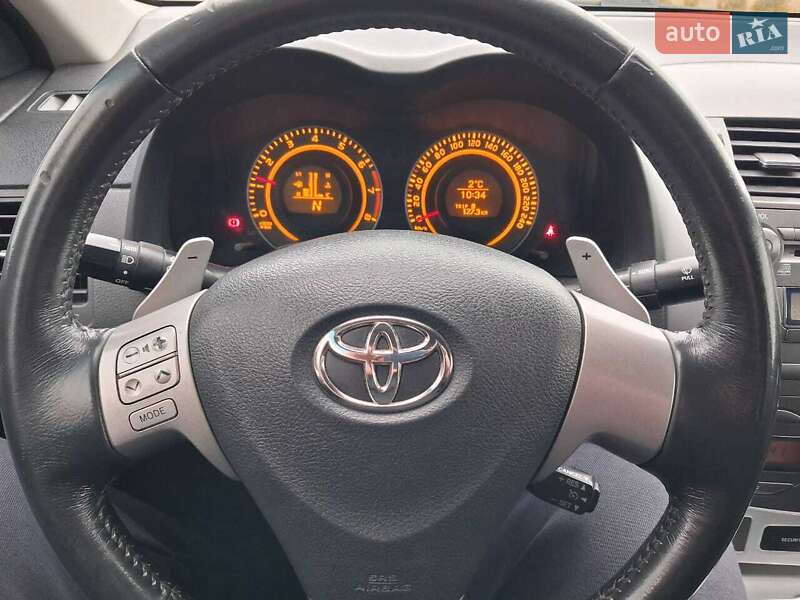 Седан Toyota Corolla 2007 в Золочеві
