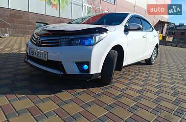 Седан Toyota Corolla 2013 в 