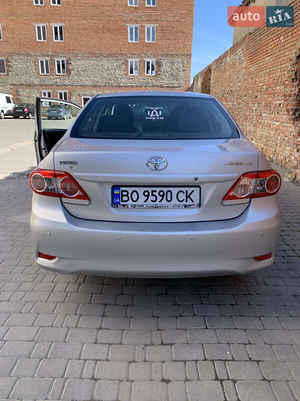 Седан Toyota Corolla 2011 в Борщеве фото 3 Седан Toyota Corolla 2011 в Борщеве