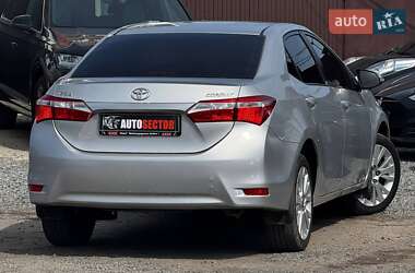 Седан Toyota Corolla 2013 в 