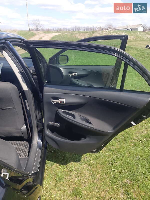 Седан Toyota Corolla 2008 в Кропивницькому