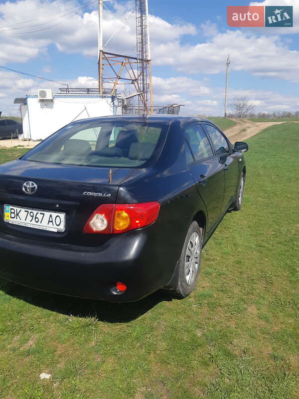 Седан Toyota Corolla 2008 в Кропивницькому