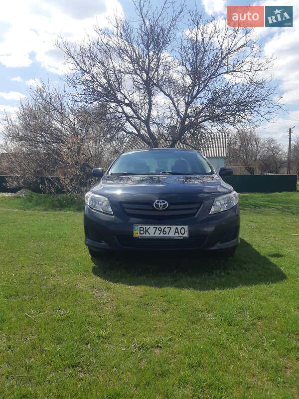 Седан Toyota Corolla 2008 в Кропивницькому