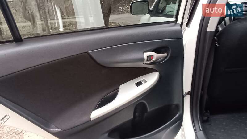 Седан Toyota Corolla 2008 в Тернополі