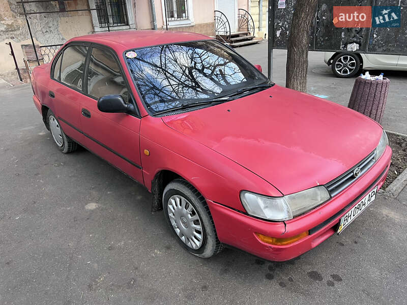 Седан Toyota Corolla 1992 в 