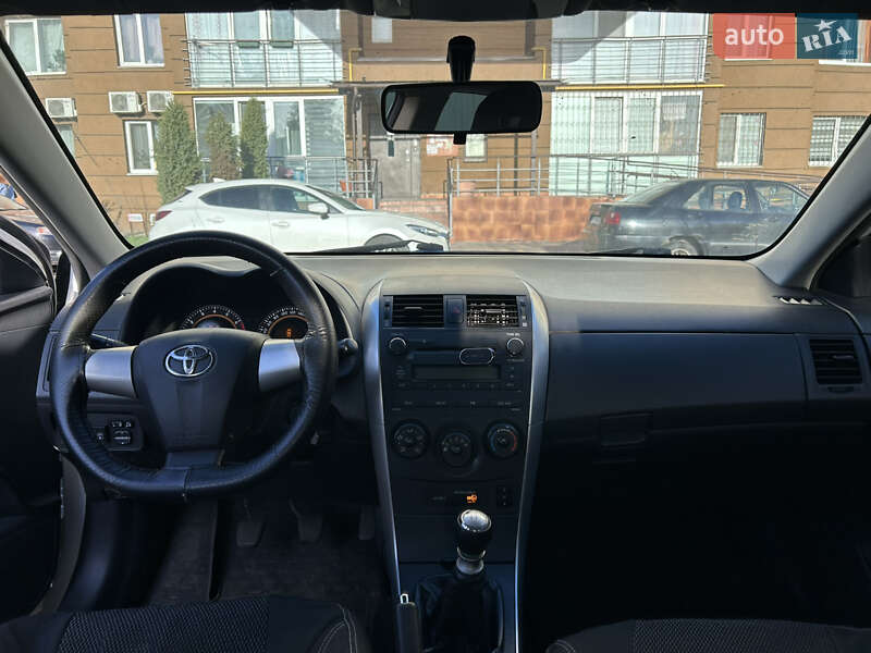 Седан Toyota Corolla 2012 в Вишневому фото 2 Седан Toyota Corolla 2012 в Вишневому