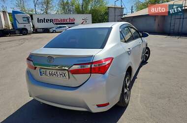 Седан Toyota Corolla 2015 в 