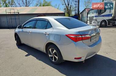 Седан Toyota Corolla 2015 в 