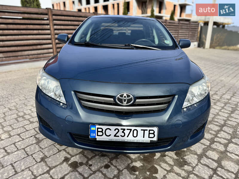 Седан Toyota Corolla 2008 в Львові