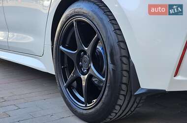 Хэтчбек Toyota Corolla 2018 в 