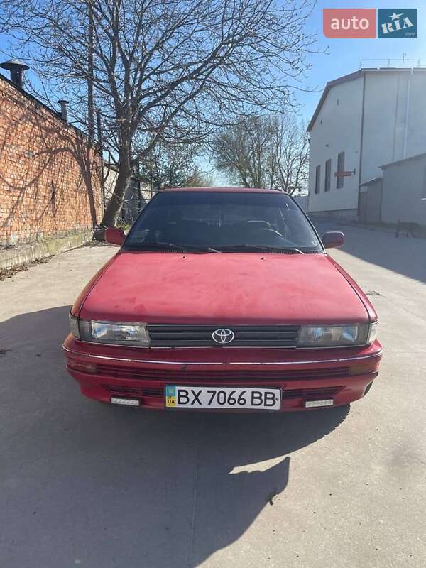 Хетчбек Toyota Corolla 1988 в 