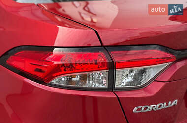 Седан Toyota Corolla 2019 в 