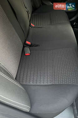Седан Toyota Corolla 2011 в 