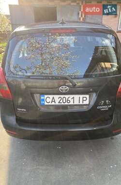 Хетчбек Toyota Corolla 2002 в 