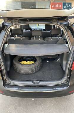 Хетчбек Toyota Corolla 2002 в 