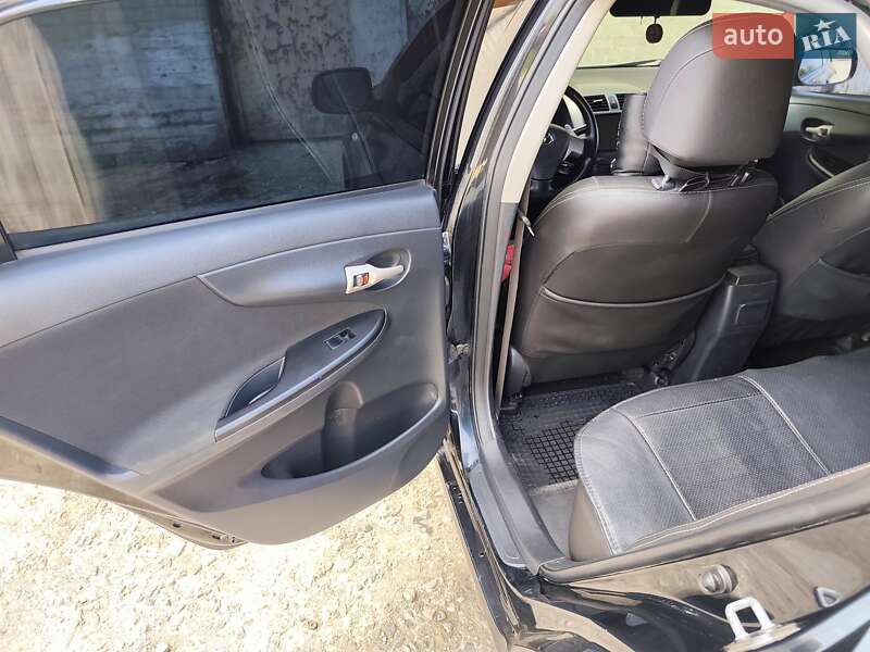 Седан Toyota Corolla 2008 в Лозовой