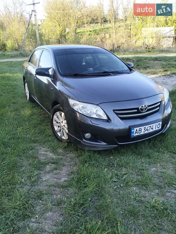 Седан Toyota Corolla 2010 в Мурованих Курилівцях