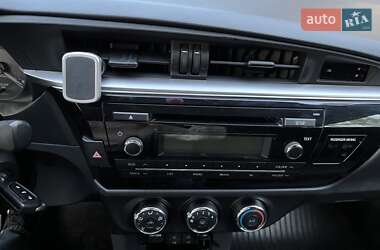 Седан Toyota Corolla 2016 в 