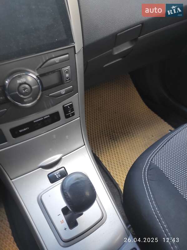 Седан Toyota Corolla 2006 в Барышевке