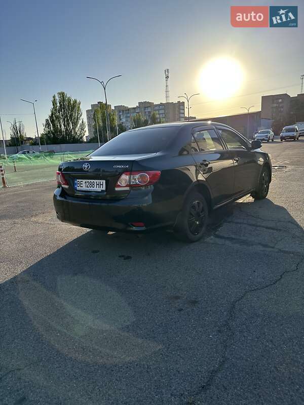 Седан Toyota Corolla 2013 в Миколаєві