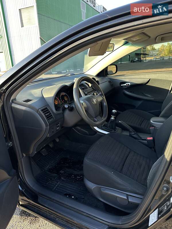 Седан Toyota Corolla 2013 в Миколаєві