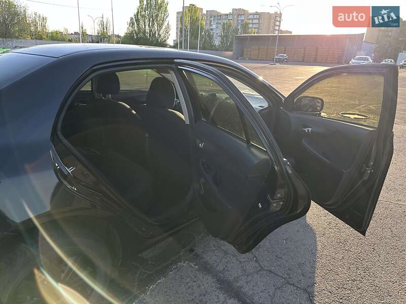 Седан Toyota Corolla 2013 в Миколаєві