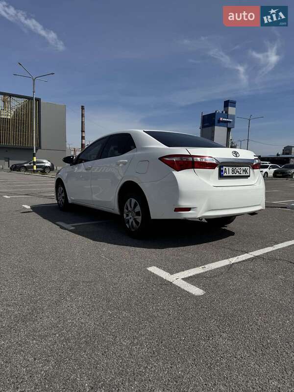 Седан Toyota Corolla 2017 в Києві