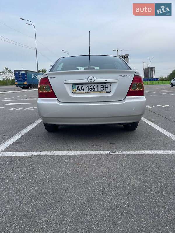 Седан Toyota Corolla 2005 в Киеве