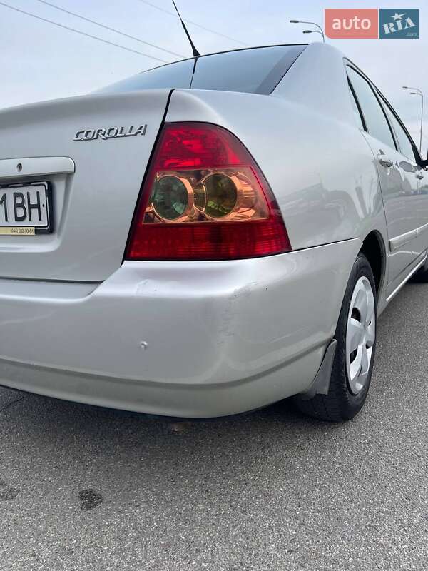 Седан Toyota Corolla 2005 в Киеве