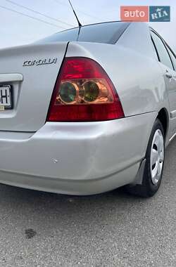 Седан Toyota Corolla 2005 в 