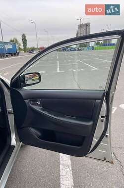 Седан Toyota Corolla 2005 в 
