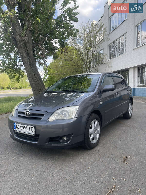 Хетчбек Toyota Corolla 2005 в 