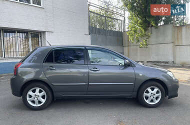 Хетчбек Toyota Corolla 2005 в 
