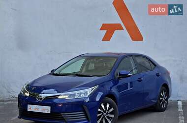 Седан Toyota Corolla 2018 в 